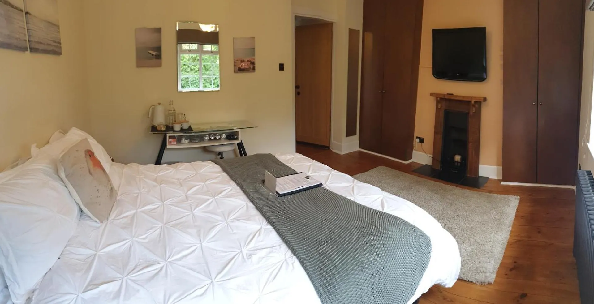 Little Robin Gate - Free Parking - Central - 10 Min Walk To Train Station Bornemouth Maison d'hôtes