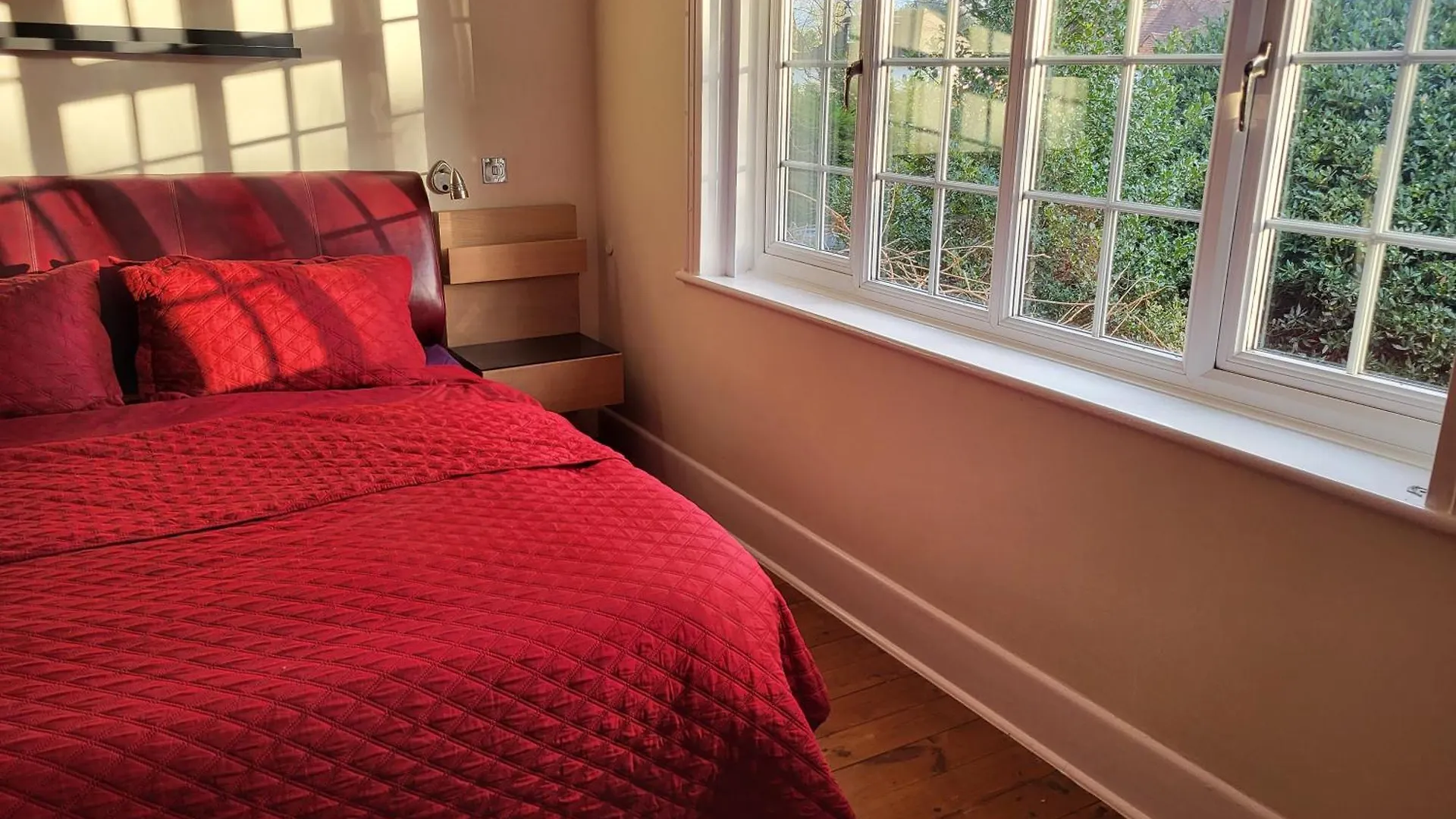 Little Robin Gate - Free Parking - Central - 10 Min Walk To Train Station Bornemouth Maison d'hôtes